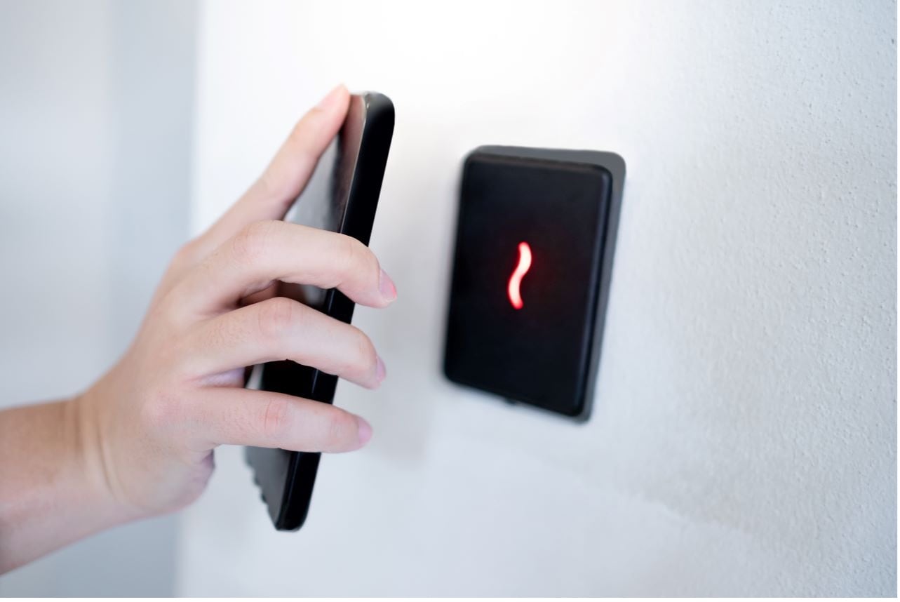社員証を電子化するメリットは?入退室管理アプリのススメ